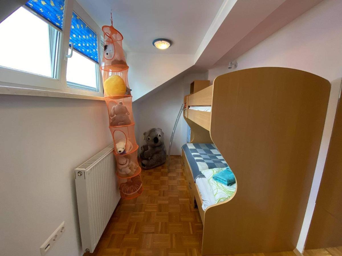 Apartment Kranj - Huge Terrace, Free P, Wi - Fi, Ac Exterior foto